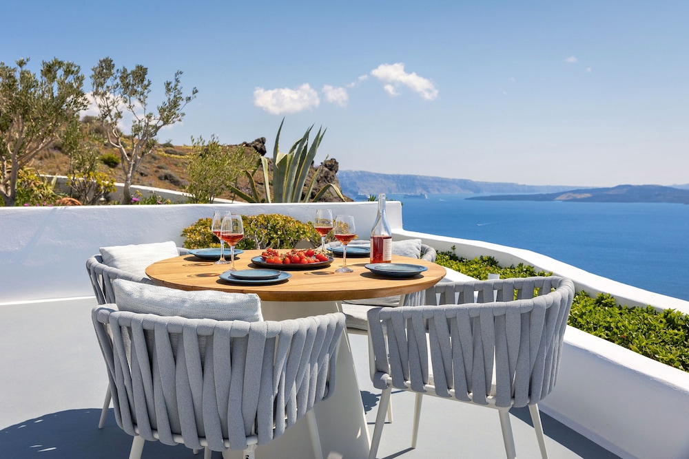 The Carpenter's Suite with Hot Tub & Caldera View - Photo 9
