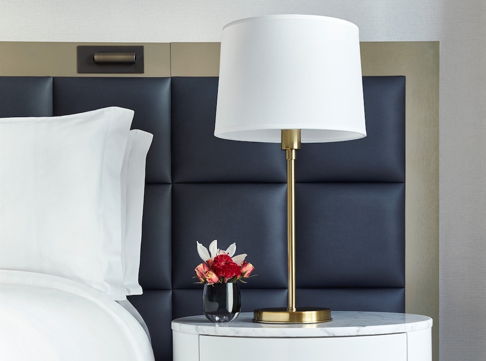 Executive Suite, 1 Bedroom - Photo 1