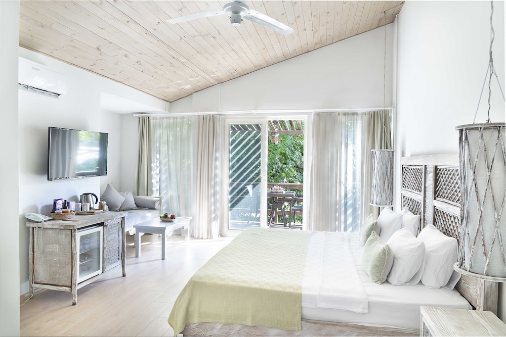 Deluxe Room with Forest View