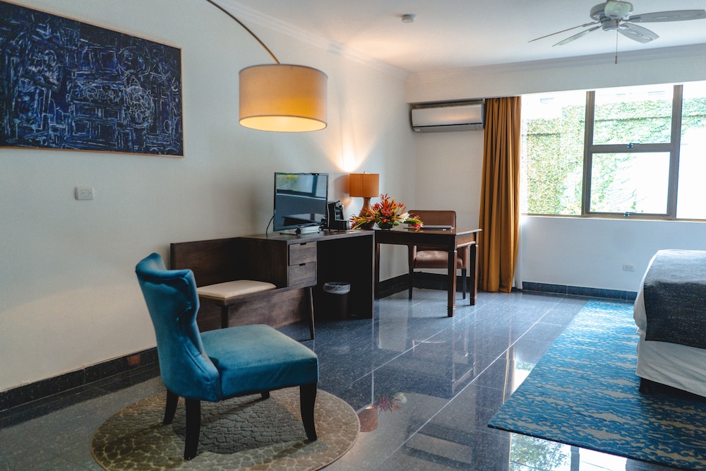 Superior Room, 1 King Bed - Photo 2