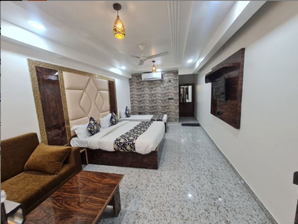 Standard Triple Bed AC Room photo 2