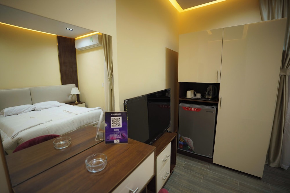 Honeymoon Double Room, Valley View