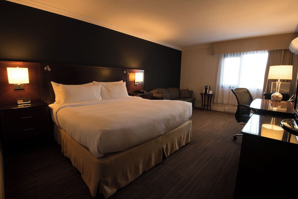 Standard Room, 1 King Bed with Sofa bed - Photo 6