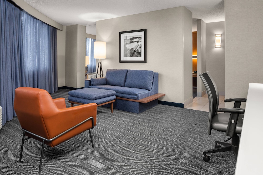 Suite, 1 Bedroom photo 2