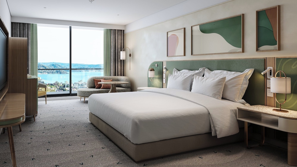 Suite, 1 King Bed, City View