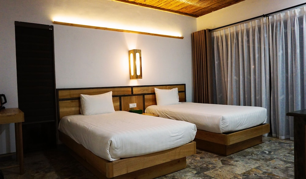 Panoramic Bungalow photo 2