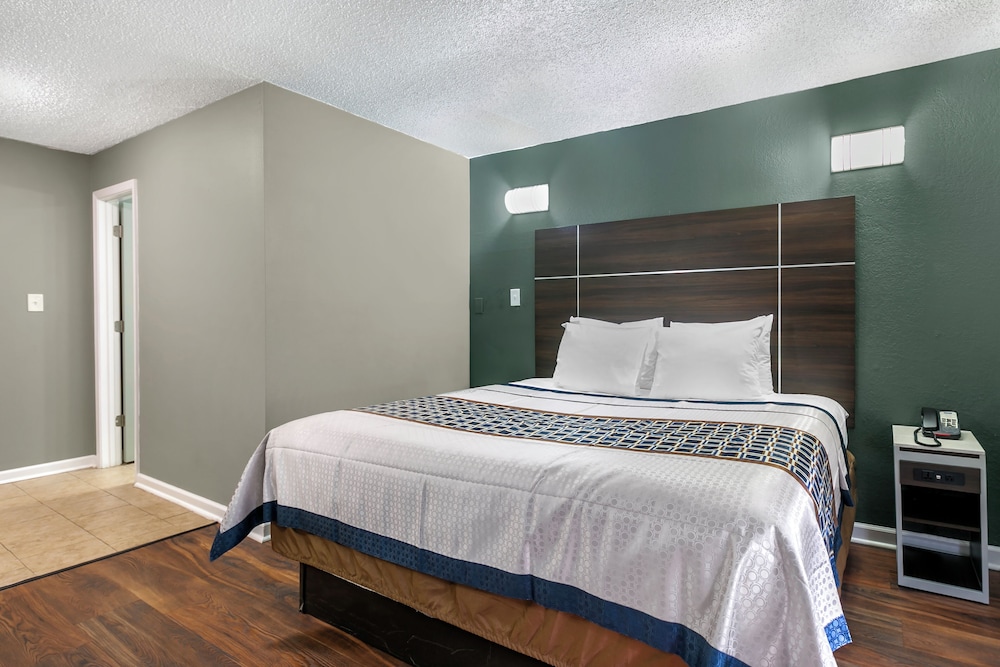 Standard Room, 1 Queen Bed, Smoking