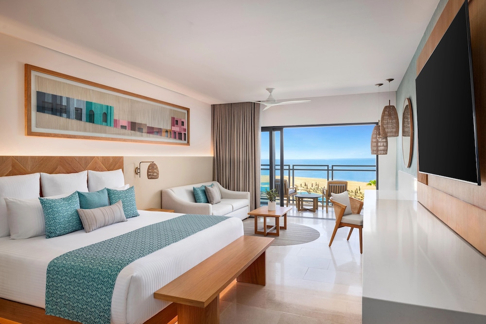 Deluxe Suite Ocean View King - Photo 1