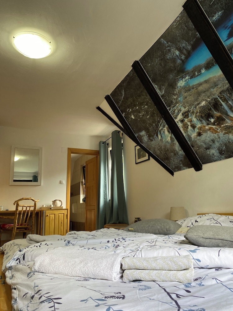 Deluxe Double Room - Photo 20