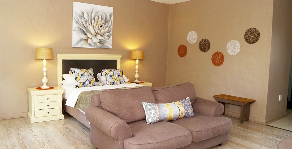 Standard Double Suite - Photo 8