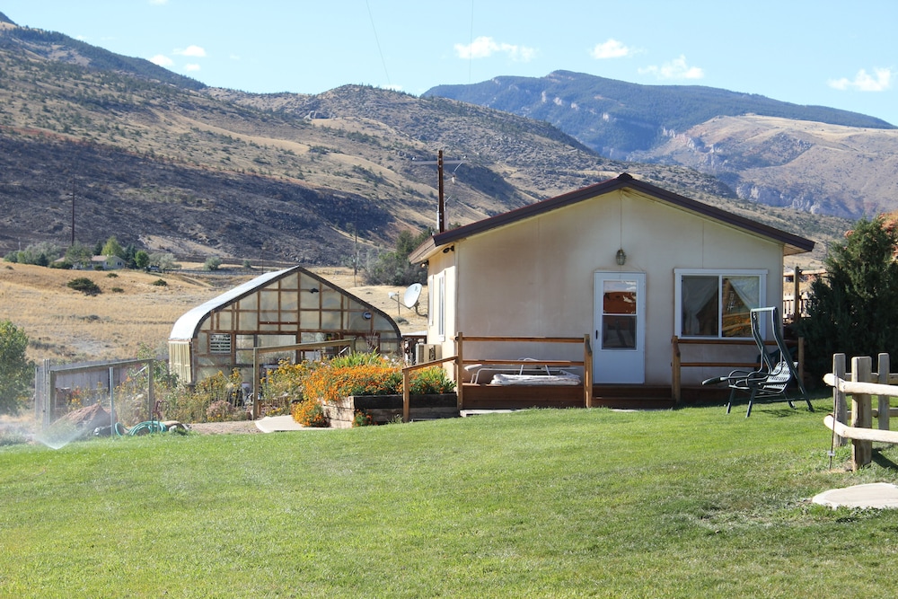 Hideout Cabin photo 1