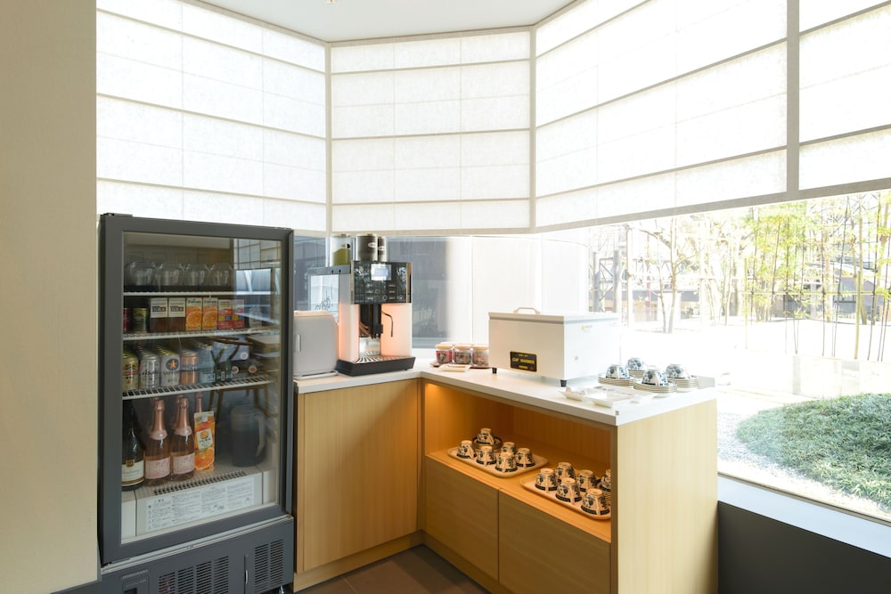 Premier Twin Room, Non Smoking, Exclusive Club Lounge Access (46sqm, Bed width 120cm) - Photo 12