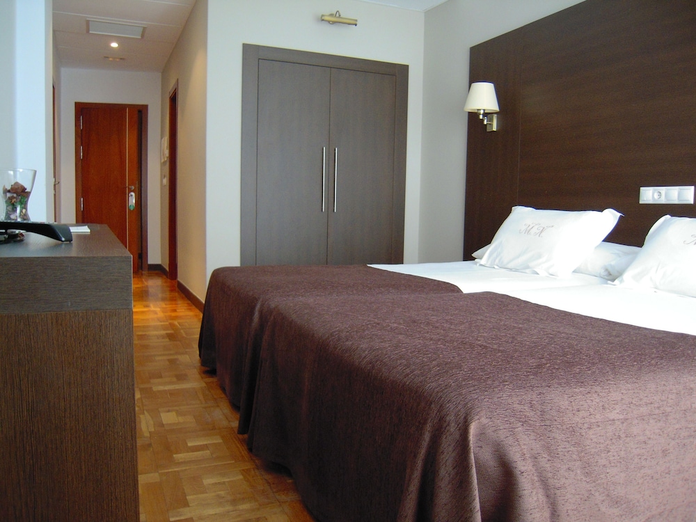 Triple Room (2 Adults + 1 child)