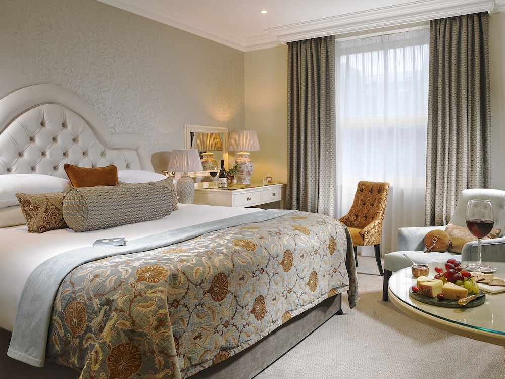 Junior Suite, 1 King Bed - Photo 2