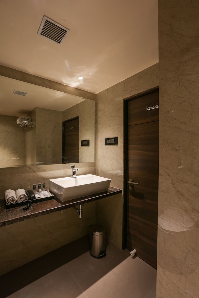 Club Room - Photo 9