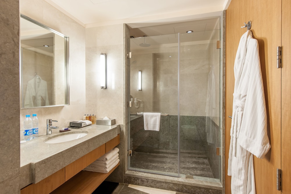 Suite, 2 Bedrooms, Club Lounge Access (Dining) - Photo 8
