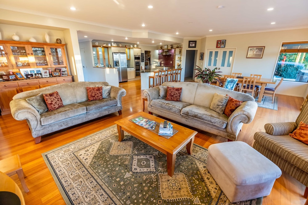 Exclusive House, 3 Bedrooms, Hot Tub, Garden View photo 2