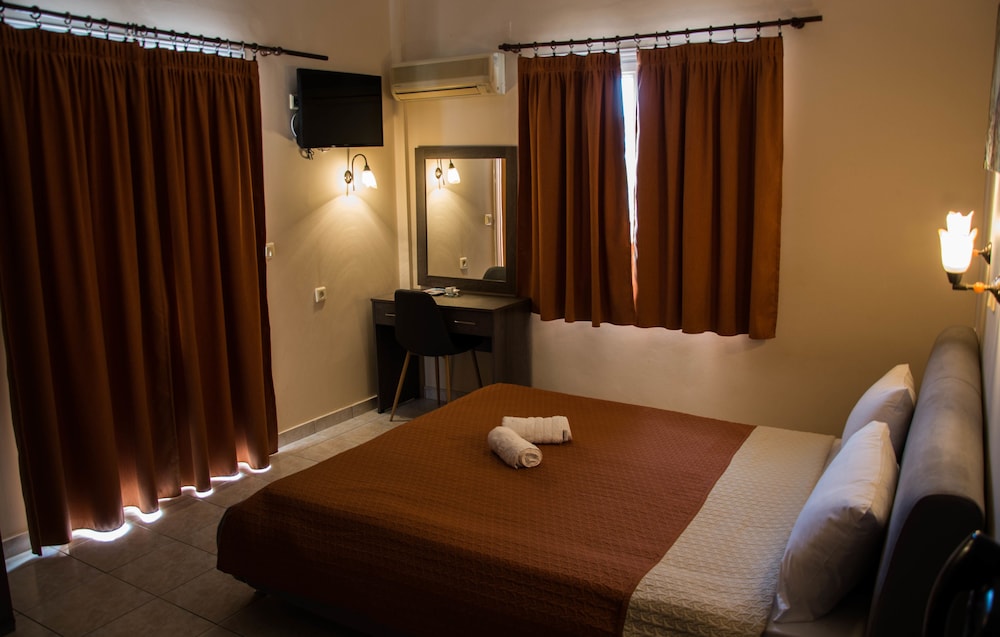 Deluxe Triple Room photo 3