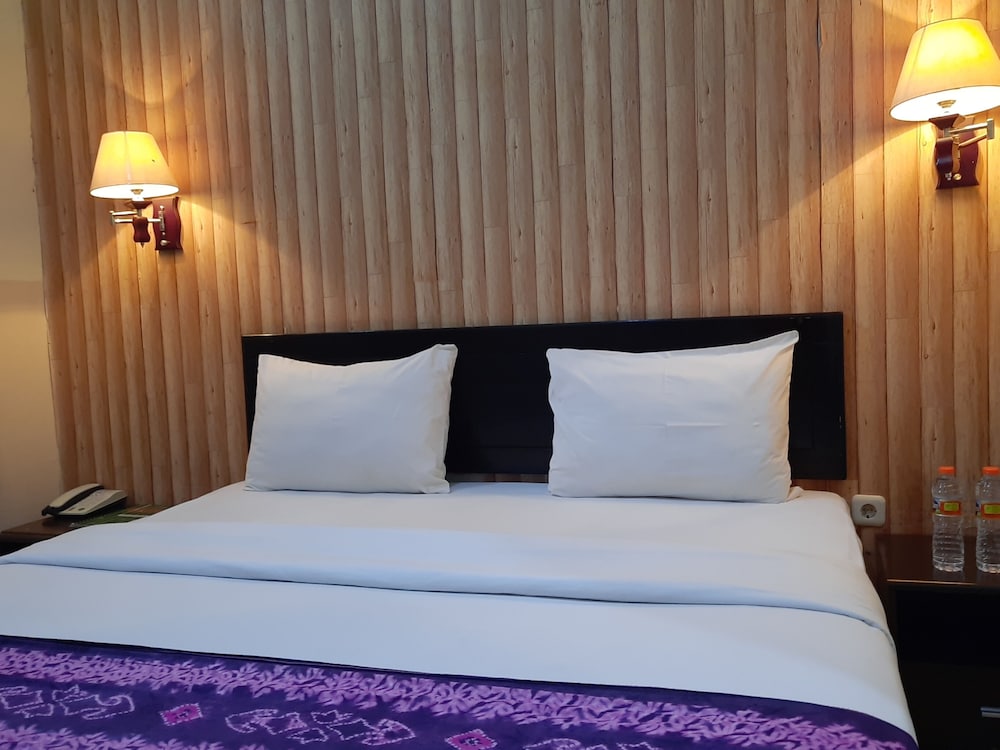 Standard Single Room, Smoking
