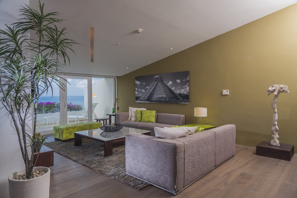 Presidential Suite, 1 King Bed (Coral)