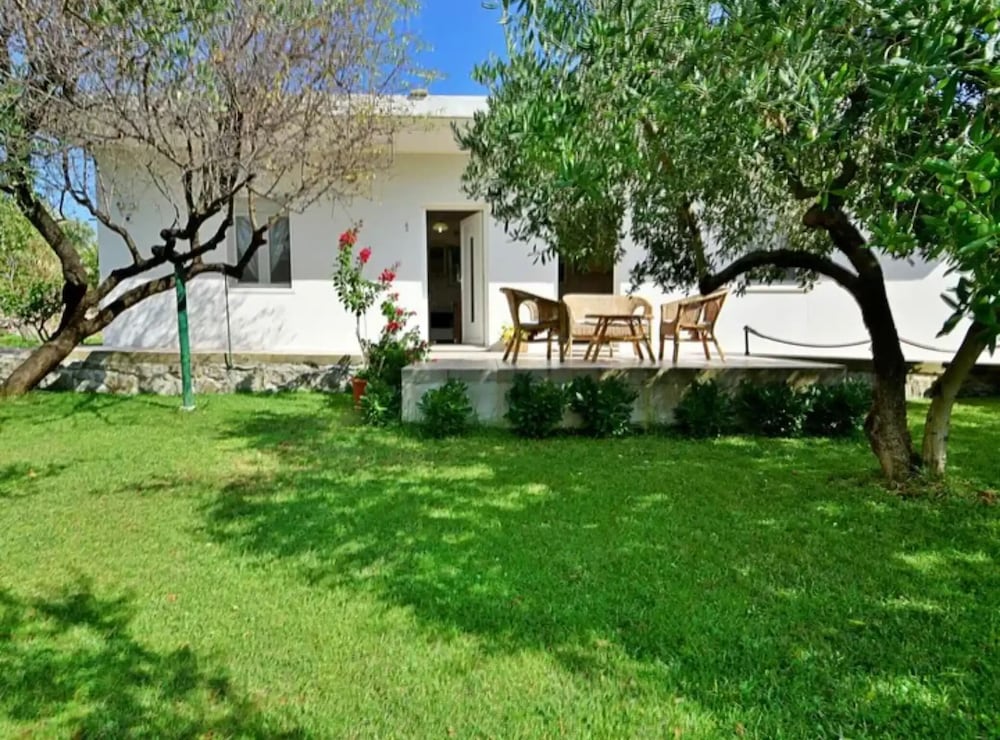 House (Coastal Breeze House)