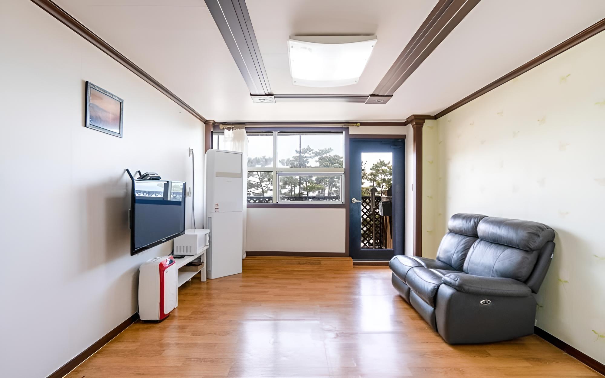 Room (Moonlight Sea/Pets allowed)