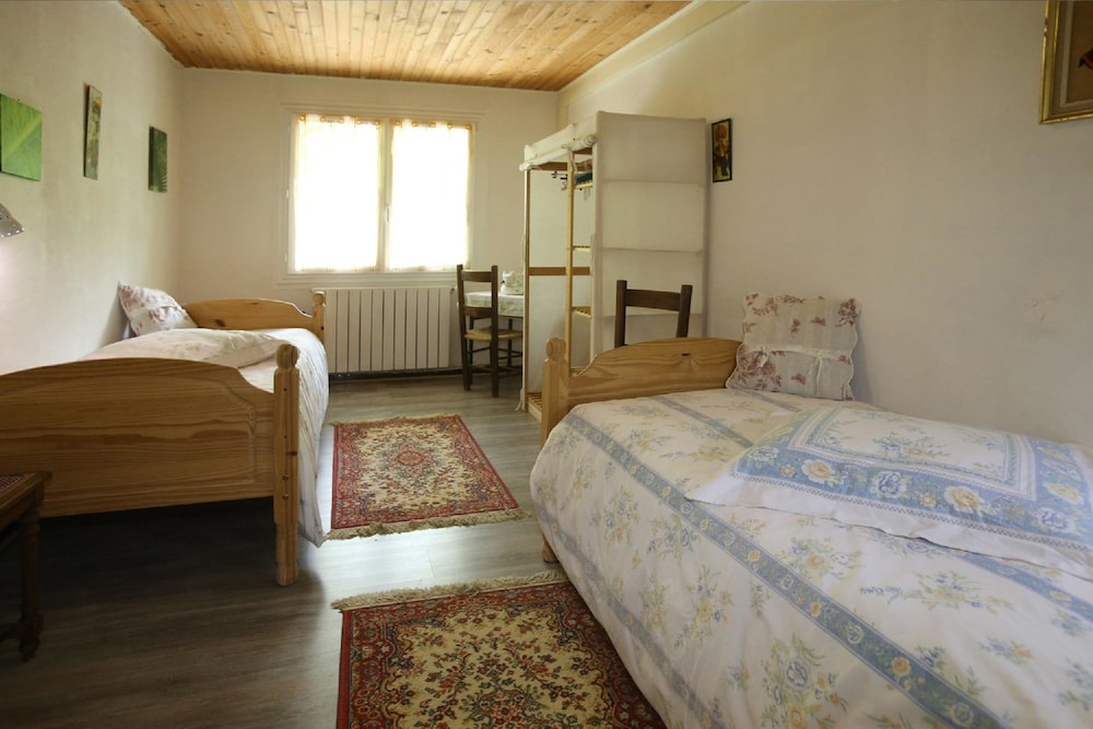 Double Room, Shared Bathroom photo 1