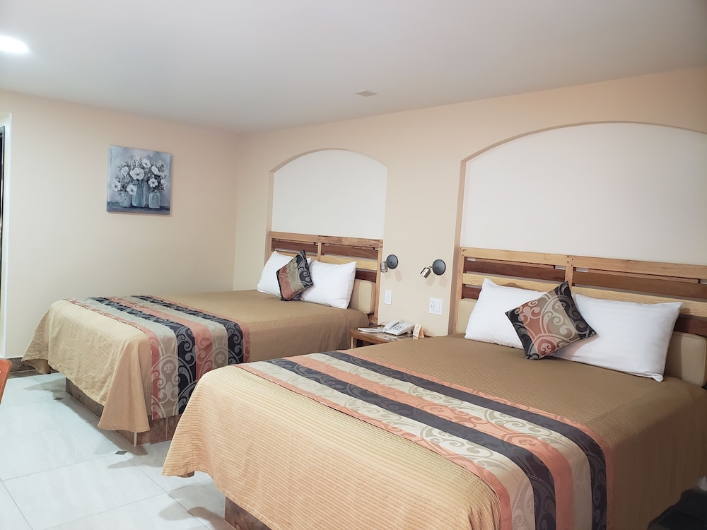 Deluxe Quadruple Room - Photo 4