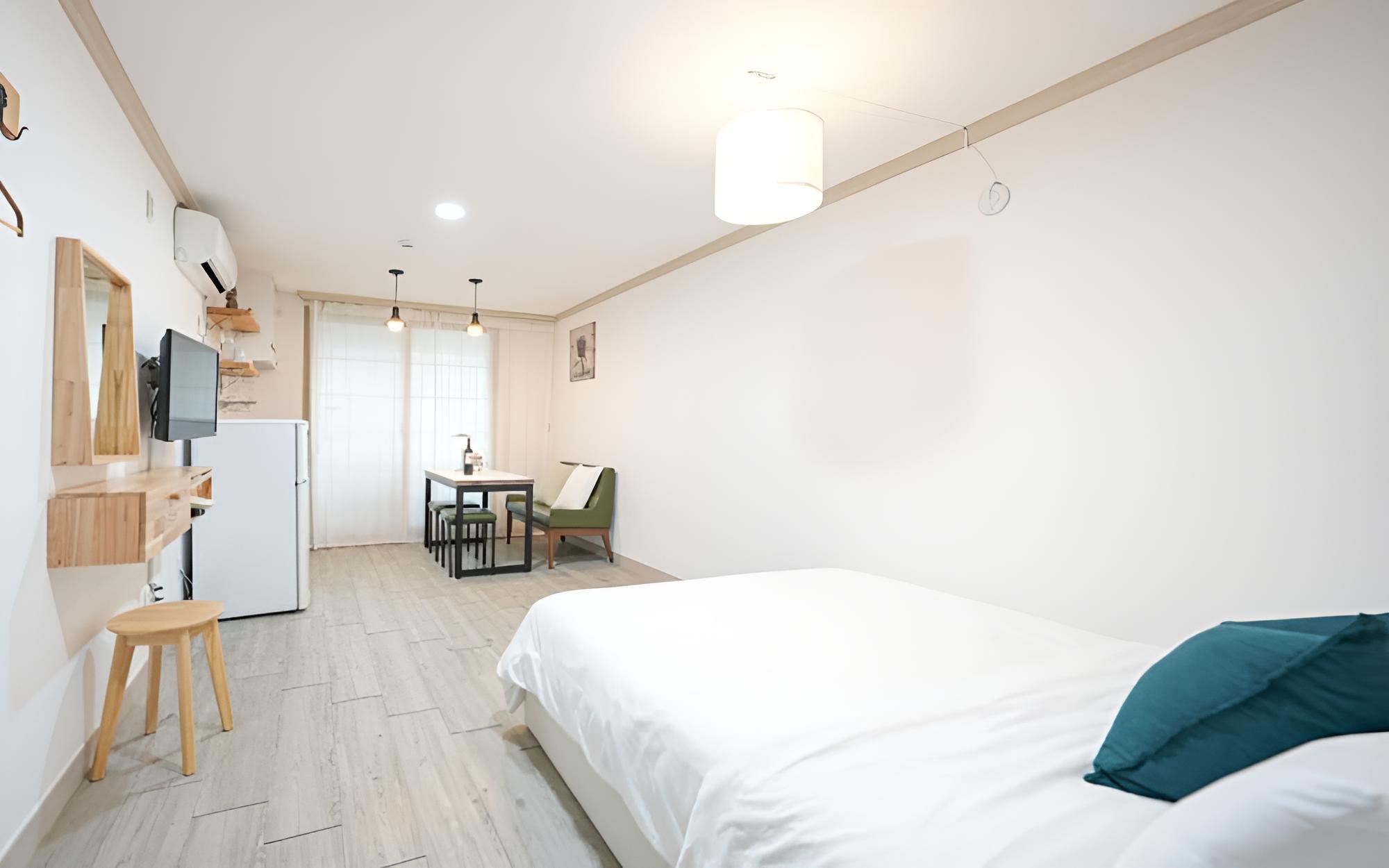 Room (Room 102) photo 2
