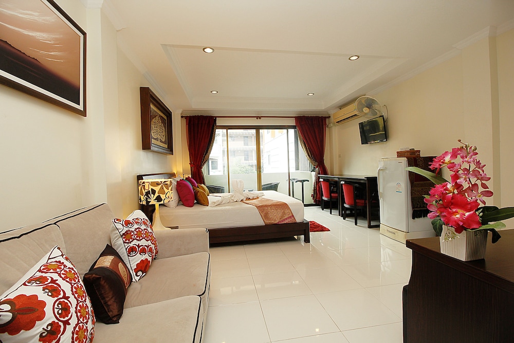 Deluxe Double Or Twin Room - Photo 1
