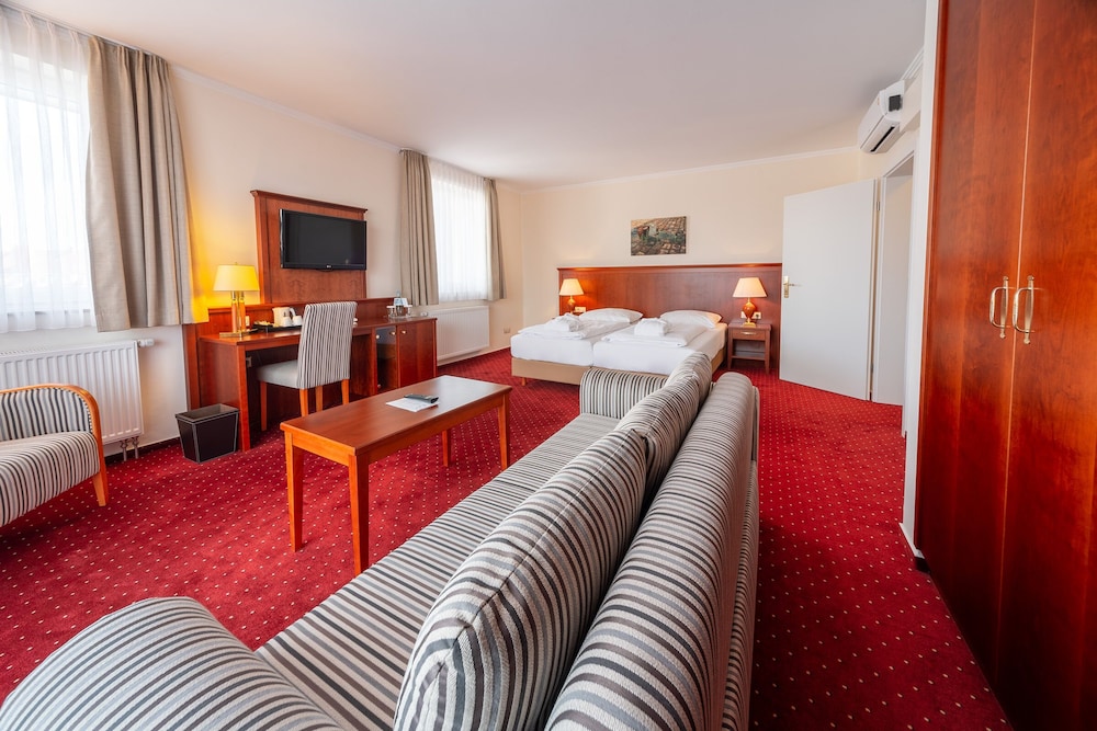 Deluxe Double Room photo 2