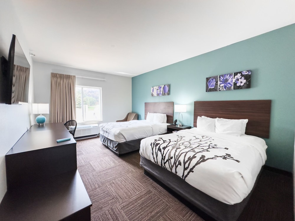 Standard Room, 2 Queen Beds, Non Smoking - Photo 1