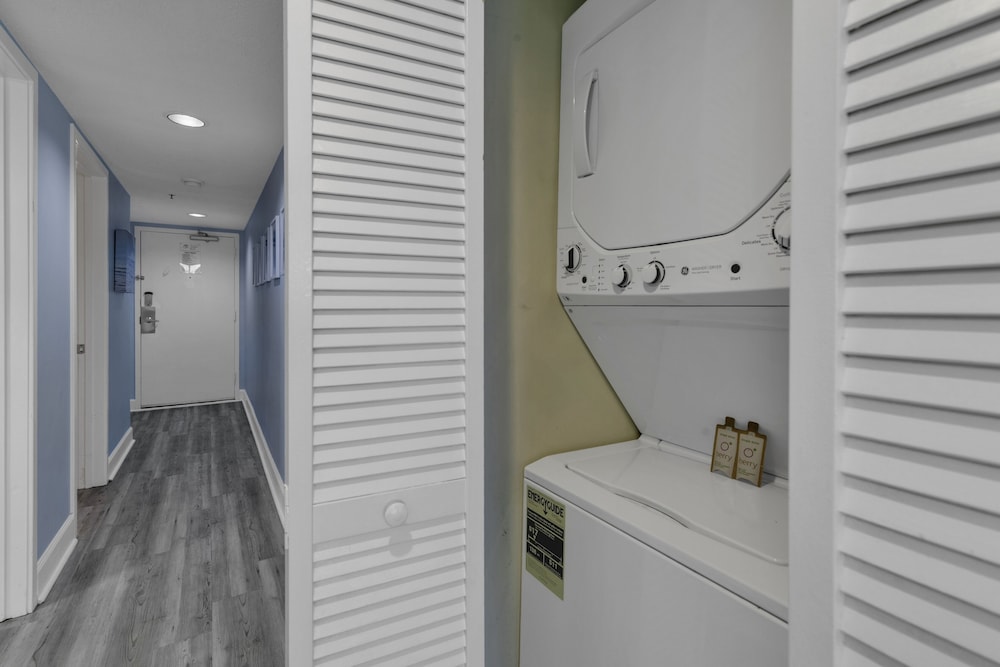 Premium Condo, Multiple Beds, Balcony, Beach View, photo 6