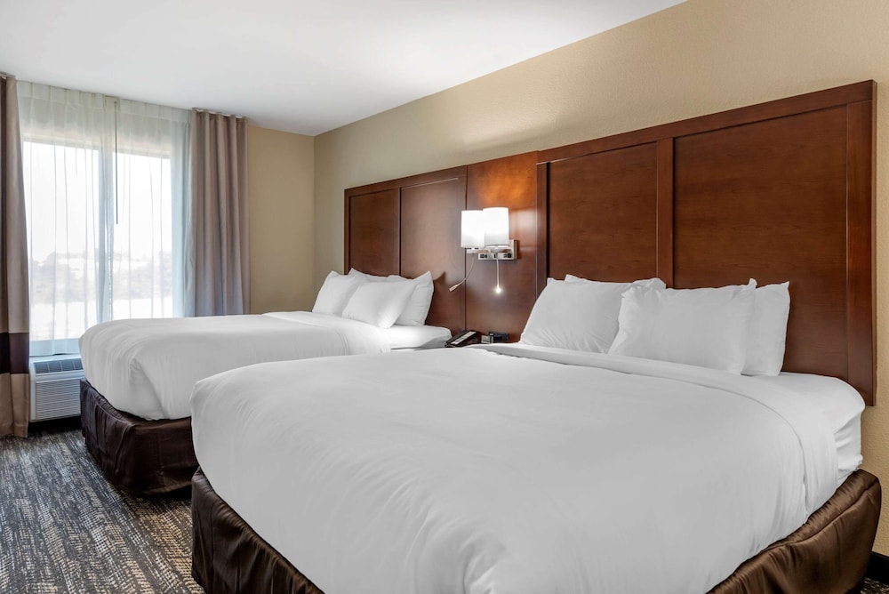 Suite, Multiple Beds, Non Smoking - Photo 1