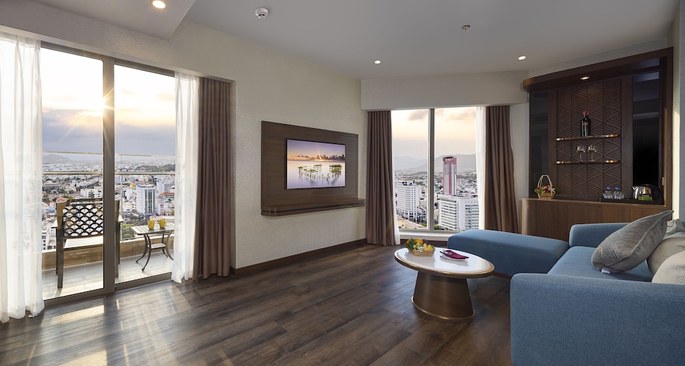 Executive Club Suite Sea View - Photo 3