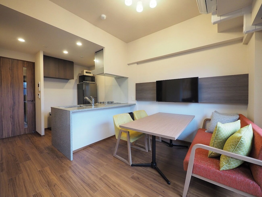 Wa-Modern Family Deluxe (Up to 5 Guests: 4 Adults + 1 Child) - Photo 1