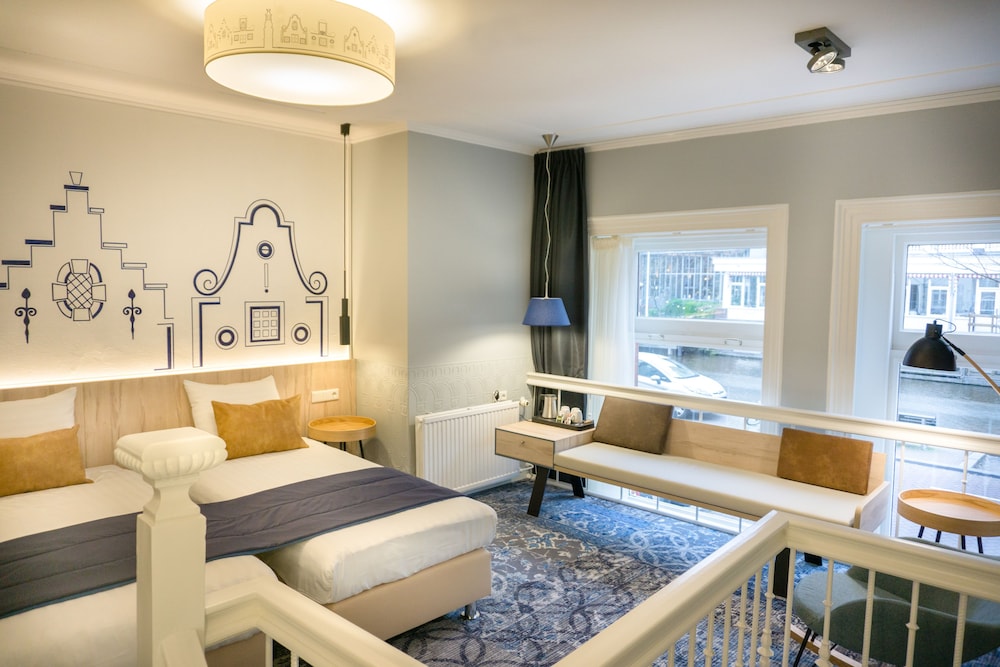 Deluxe Quadruple Room, 2 Bedrooms, Canal View photo 3