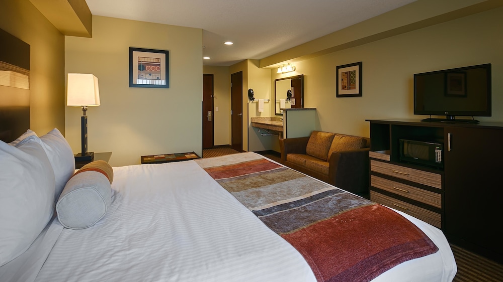 Standard Room, 1 King Bed, Non Smoking, Jetted Tub (Oversized Room) photo 2