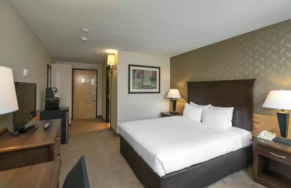 Standard Room, 1 Queen Bed - Photo 1