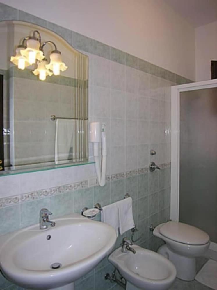 Double Room, Balcony - Photo 5
