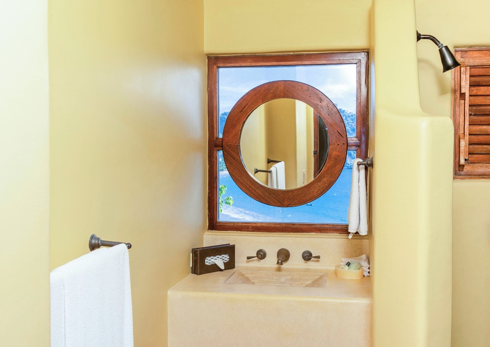 1 BEDROOM OCEAN VIEW KING WITH PLUNGE POOL - Photo 9
