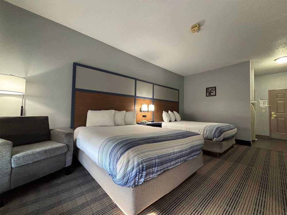 Room, 2 Queen Beds, Accessible, Non Smoking (Mobility,tub w grab bars) - Photo 1