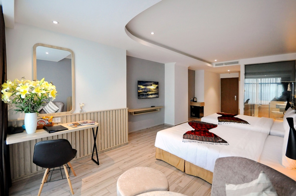 Deluxe Quadruple Room - Photo 4