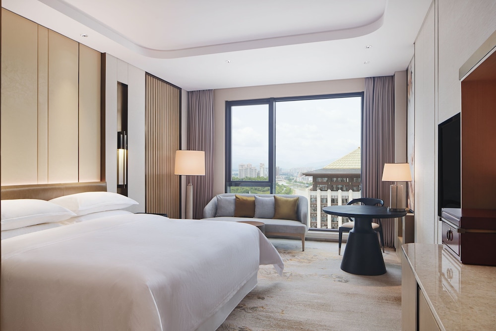 Room, 1 King Bed, City View - Photo 1