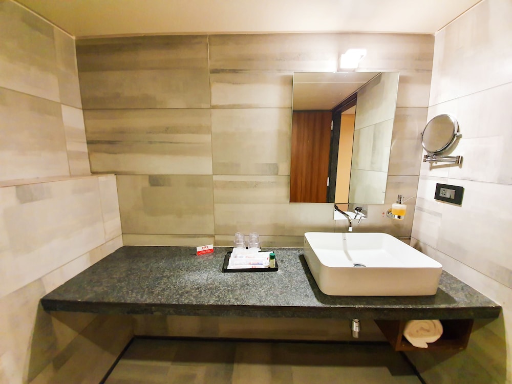 Suite - Photo 2