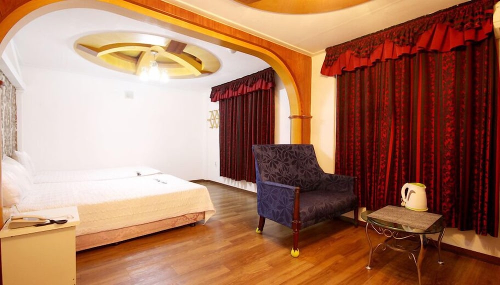 Deluxe Twin Room photo 3
