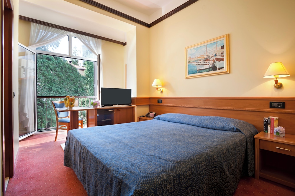 Double Room - Photo 2