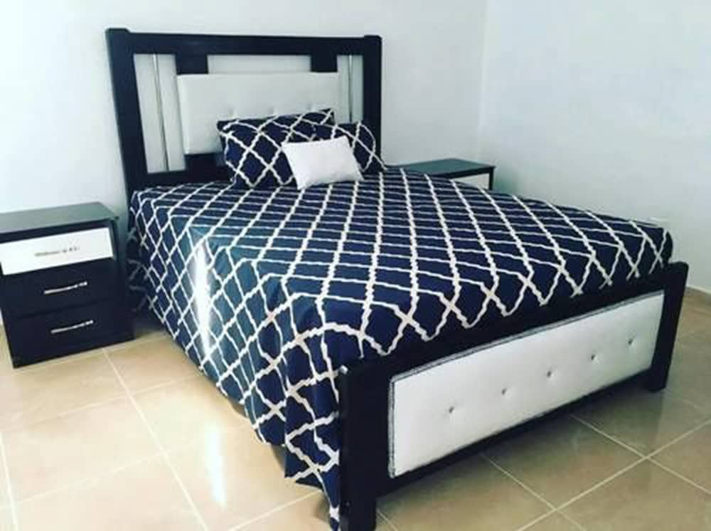 Room, 1 Queen Bed, Non Smoking, Garden View