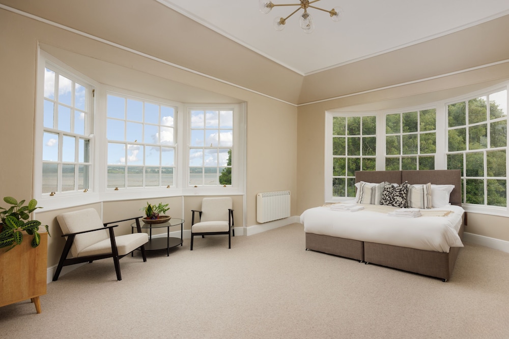 Luxury House, 5 Bedrooms, Partial Ocean View