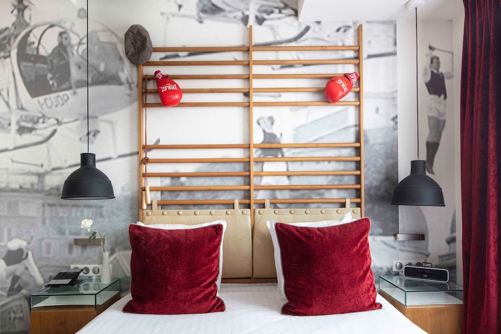 Superior Double room - Complimentary soft minibar, Chromecast - Snacks, digital press, fitness photo 1